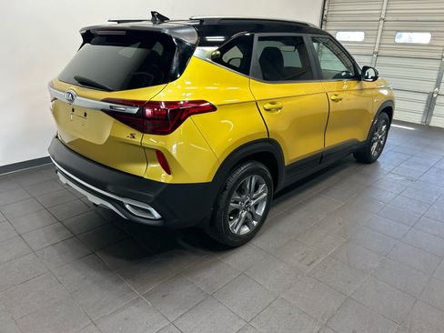 Used 2021 Kia Seltos S AWD/4WD image 3