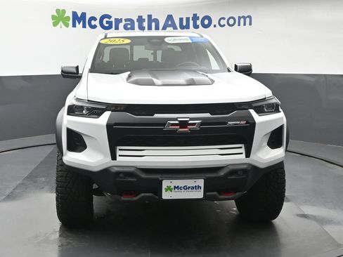 Used 2025 Chevrolet Colorado ZR2 w/ Technology Package AWD/4WD image 6