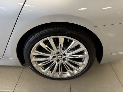 Used 2018 BMW 750i RWD image 47