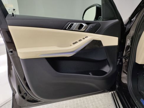 Used 2022 BMW X5 sDrive40i w/ Parking Assistance Package image 12