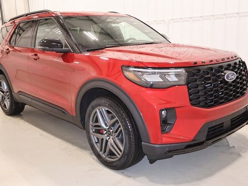 New 2026 Ford Explorer ST-Line image 3