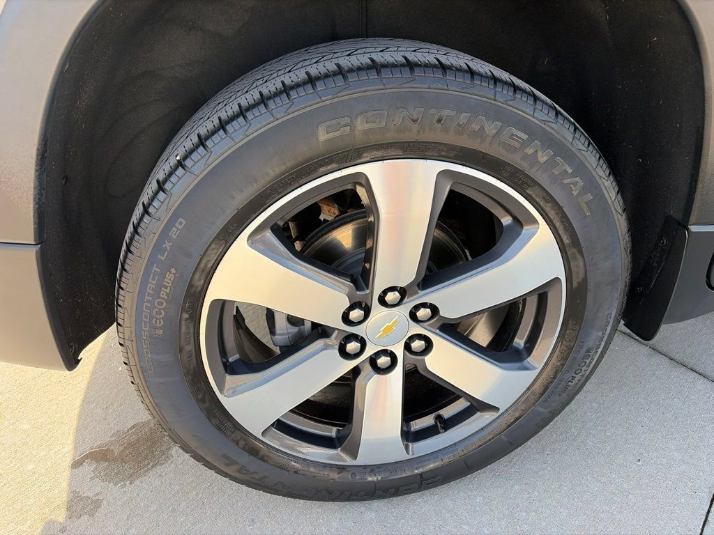 Used 2021 Chevrolet Traverse LT w/ LT Premium Package AWD/4WD image 26