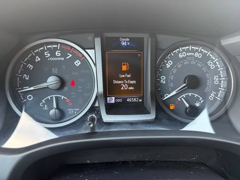 Used 2023 Toyota Tacoma TRD Off-Road w/ Advanced Technology Package AWD/4WD image 35