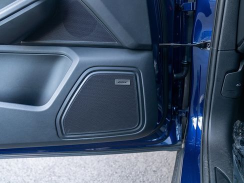 Certified 2025 Porsche Macan image 19