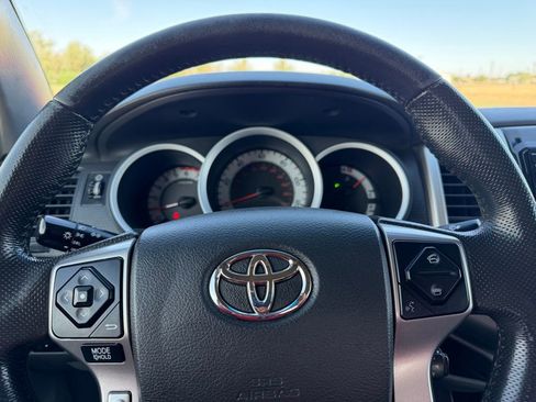 Used 2015 Toyota Tacoma PreRunner w/ SR5 Package image 13