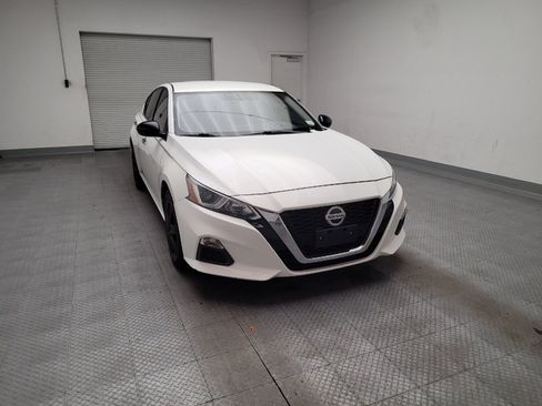 Used 2020 Nissan Altima 2.5 S FWD image 14