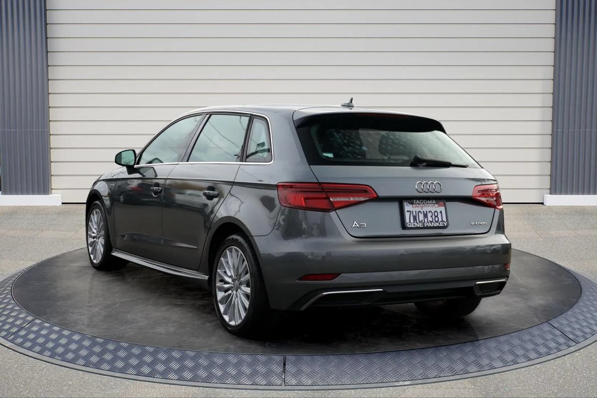 Used 2017 Audi A3 e-tron Prestige FWD image 5