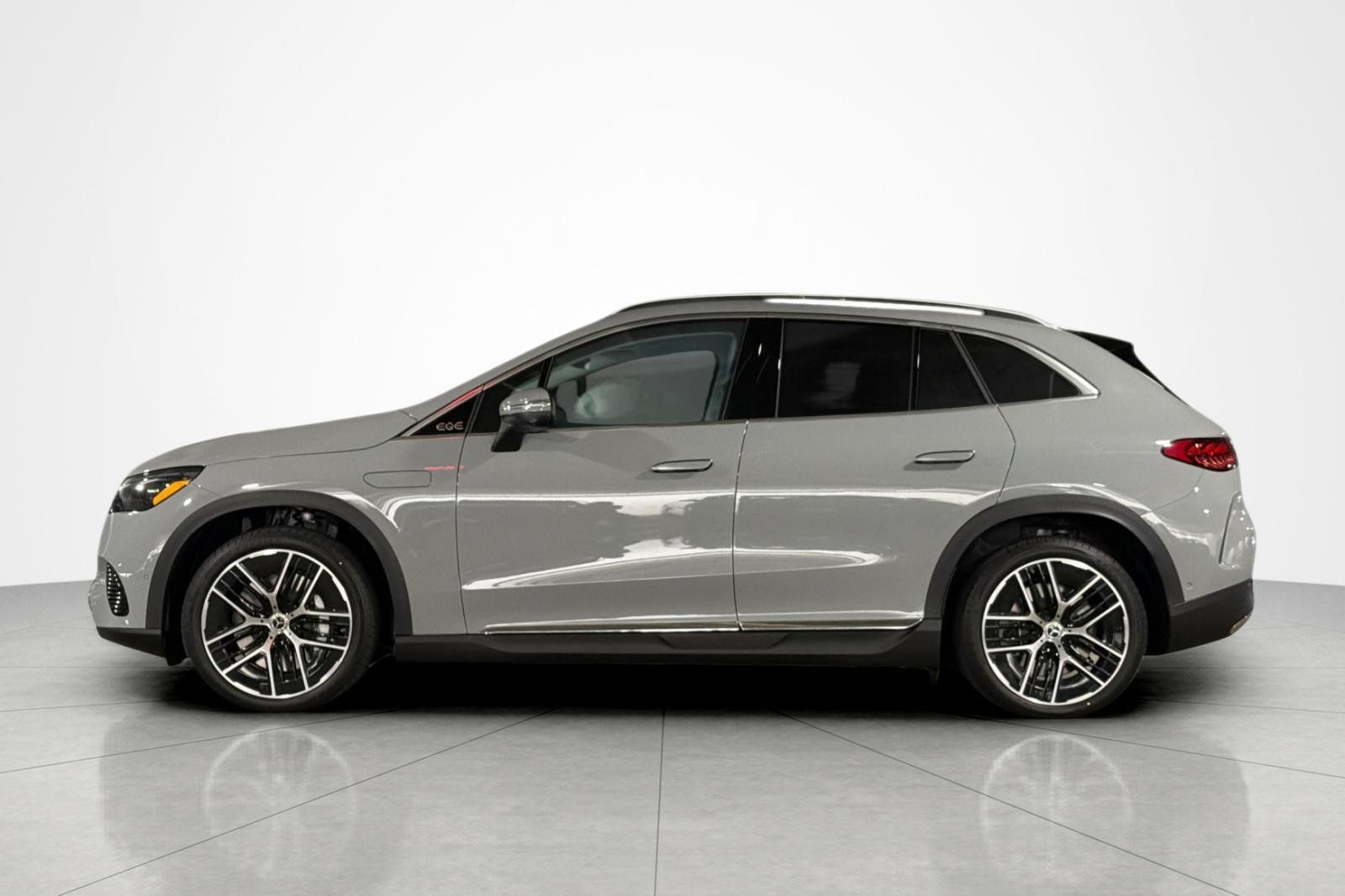 New 2026 Mercedes-Benz EQE 320 4MATIC SUV image 2