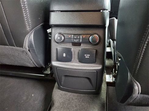 Used 2018 Ford Explorer Limited image 21