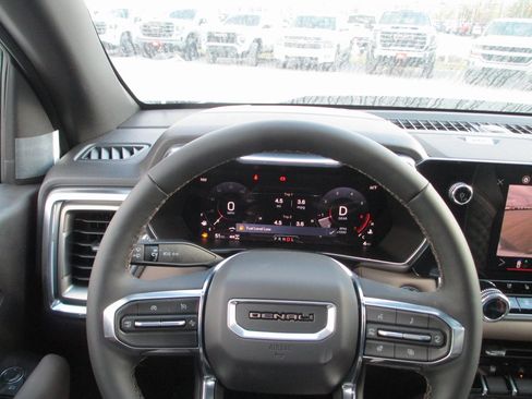 New 2026 GMC Canyon Denali image 22