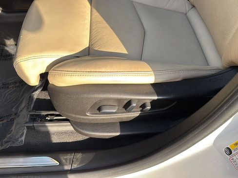 Used 2017 Cadillac XT5 Premium Luxury image 28