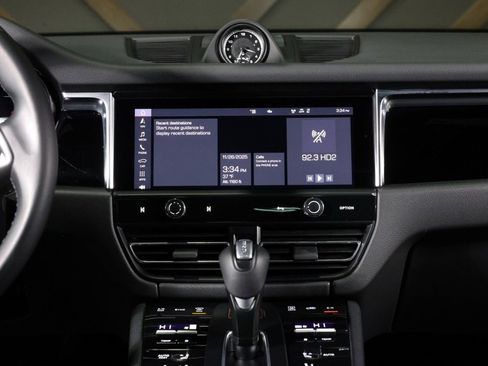 Used 2023 Porsche Macan image 73