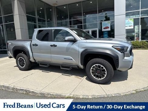 Used 2025 Toyota Tacoma TRD Off-Road AWD/4WD image 3
