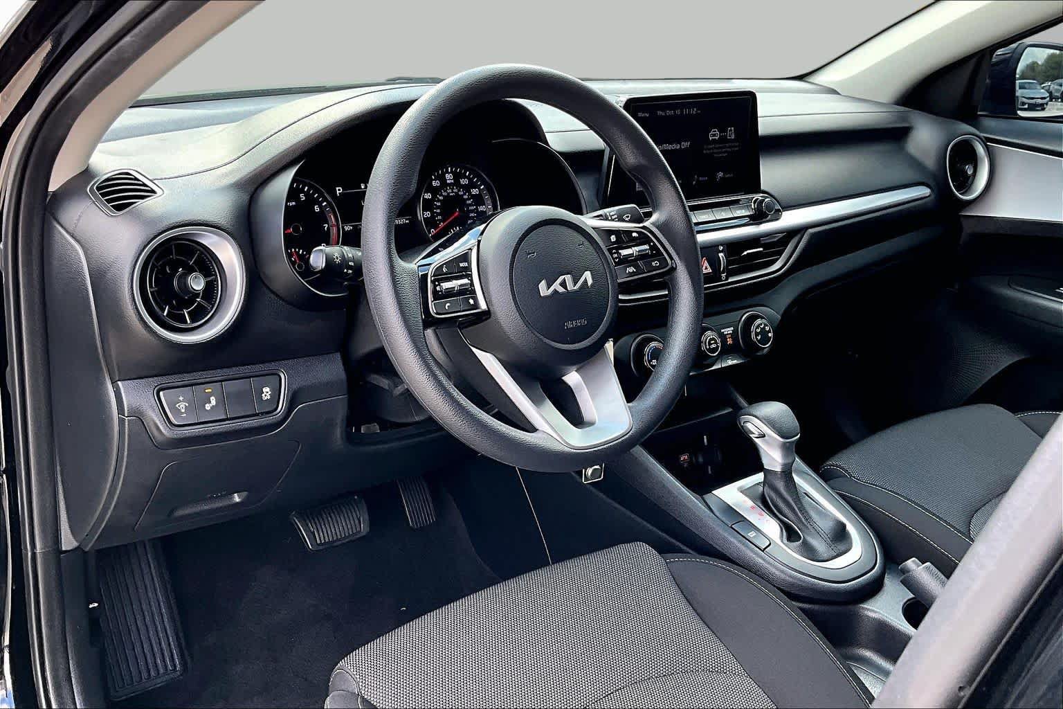 Certified 2024 Kia Forte LXS w/ LXS Technology Package FWD image 16