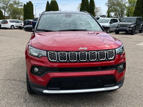 Used 2025 Jeep Compass Limited AWD/4WD image 7
