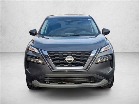 Used 2023 Nissan Rogue S image 2