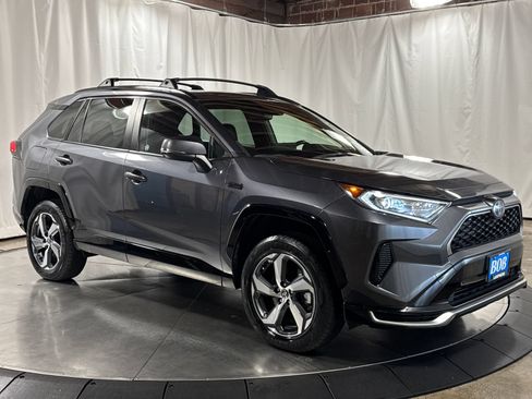 Used 2021 Toyota RAV4 SE w/ Weather & Moonroof Package AWD/4WD image 7