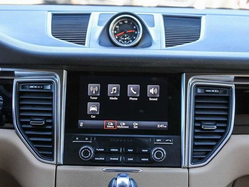 Used 2018 Porsche Macan image 14