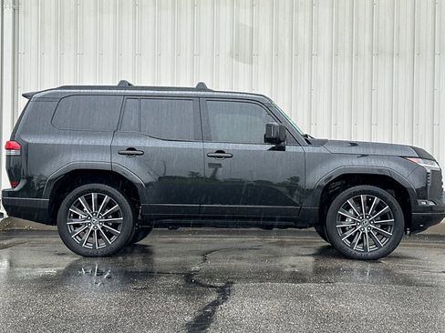 Used 2025 Lexus GX 550 w/ Cold Area Package image 3