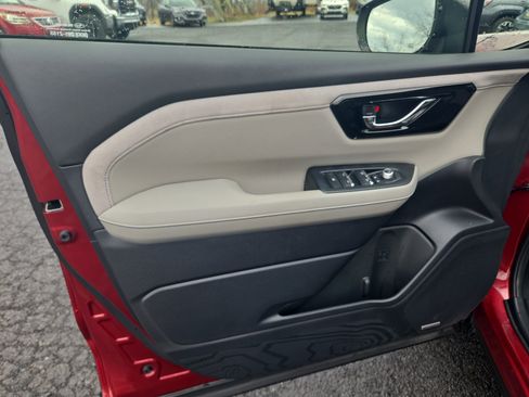 Used 2025 Subaru Forester Limited image 15