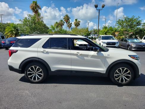 Used 2025 Ford Explorer ST-Line w/ Premium Package RWD image 5