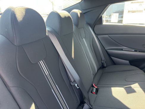 Used 2025 Hyundai Elantra Sport image 8