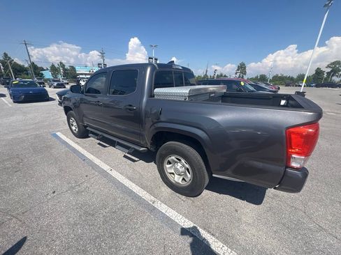Used 2017 Toyota Tacoma SR RWD image 32