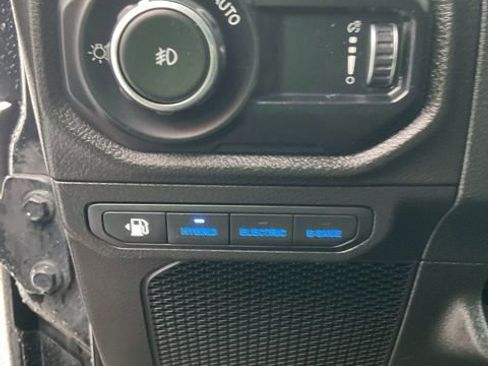 Used 2024 Jeep Wrangler Unlimited w/ Convenience Group image 24