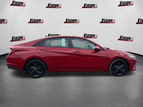 Used 2021 Hyundai Elantra SEL image 4