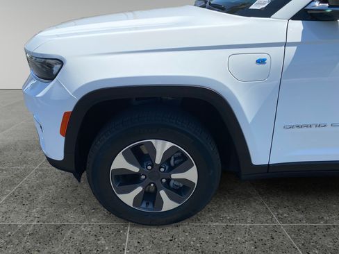 Used 2023 Jeep Grand Cherokee 4WD 4xe image 14
