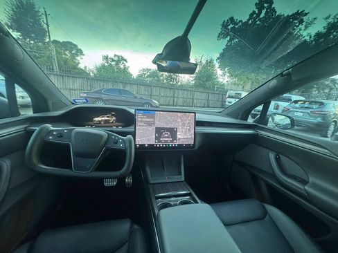 Used 2023 Tesla Model X AWD/4WD image 2