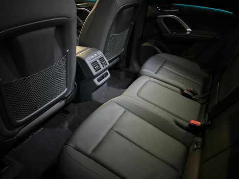 Used 2025 Audi Q5 Premium w/ Convenience Package AWD/4WD image 4