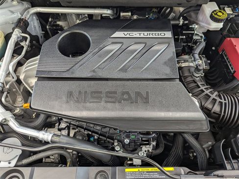 Used 2024 Nissan Rogue SL w/ SL Premium Package image 9