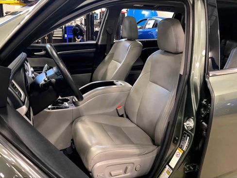 Used 2018 Toyota Highlander Limited Platinum w/ Carpet Mat Package (TMS) image 10