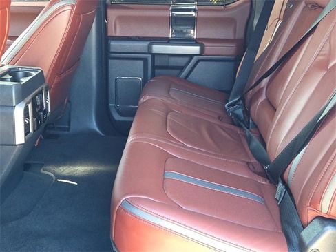 Certified 2022 Ford F450 Platinum w/ FX4 Off-Road Package image 16