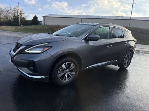 Used 2023 Nissan Murano SV image 2