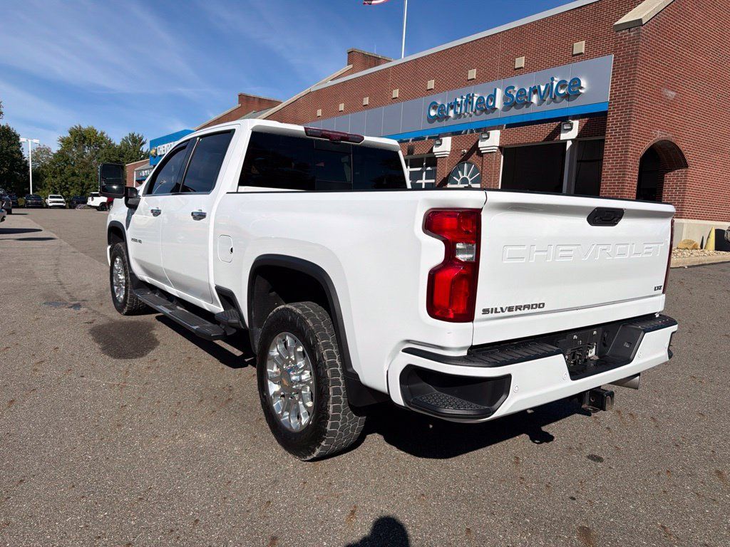 Used 2024 Chevrolet Silverado 2500 LTZ w/ LTZ Plus Package AWD/4WD image 5