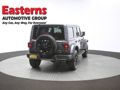 Used 2025 Jeep Wrangler Unlimited Sahara AWD/4WD image 35