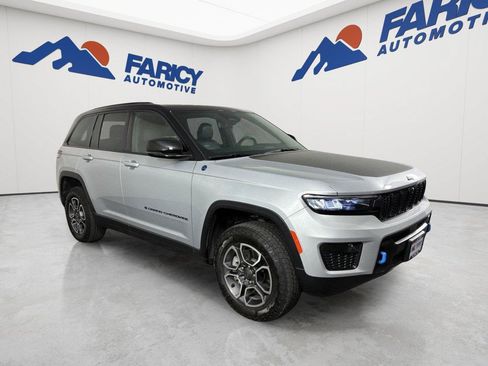 Used 2023 Jeep Grand Cherokee Trailhawk w/ Luxury Tech Group III AWD/4WD image 2