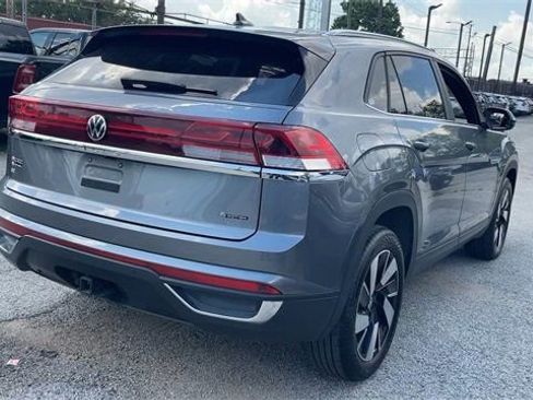 Used 2024 Volkswagen Atlas Cross Sport SE image 28