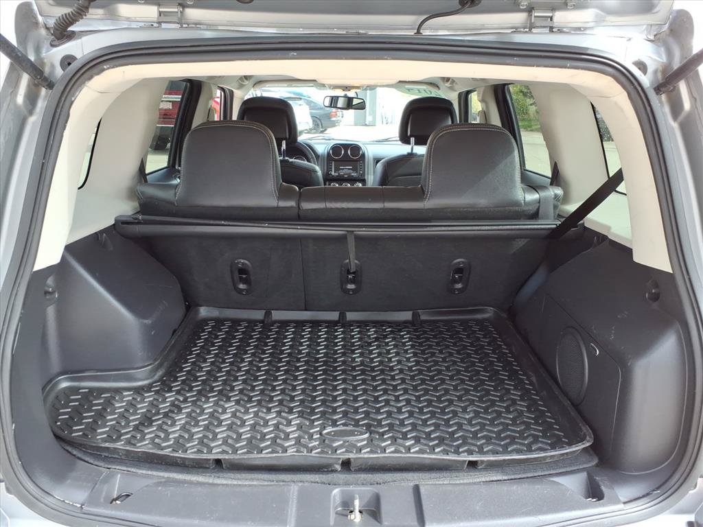 Used 2014 Jeep Patriot Limited w/ Sun/Sound Group AWD/4WD image 14