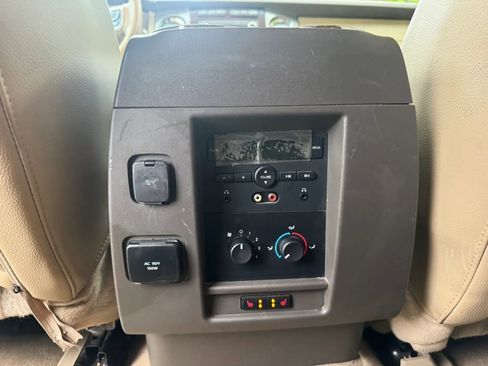 Used 2014 Ford Expedition XLT w/ Equipment Group 202A AWD/4WD image 23