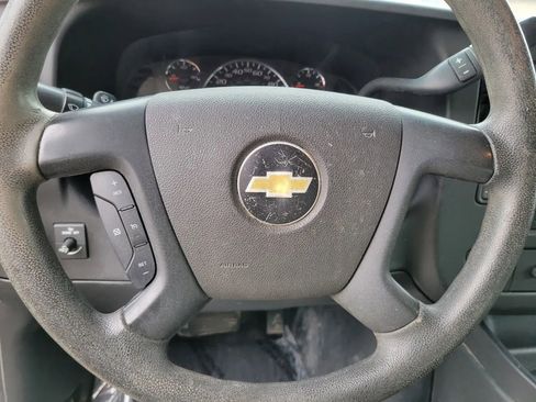 Used 2016 Chevrolet Express 3500 RWD image 20