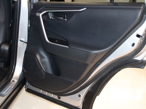 Used 2022 Toyota RAV4 Limited image 59