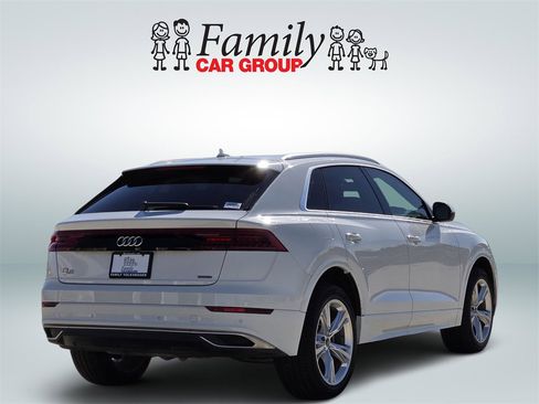 Used 2022 Audi Q8 Premium image 4