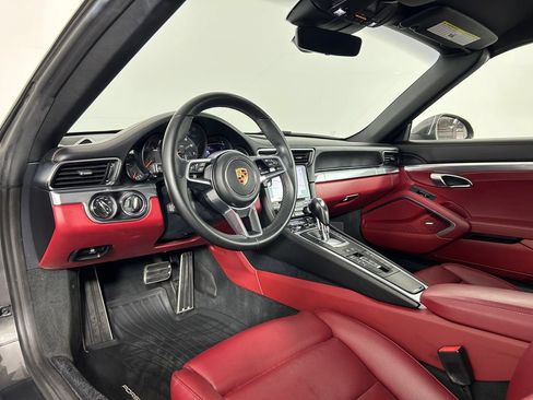 Used 2019 Porsche 911 Carrera RWD image 4