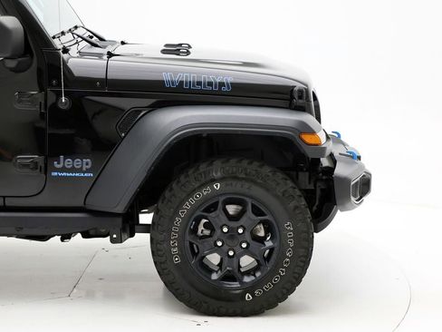 Used 2023 Jeep Wrangler Unlimited image 3