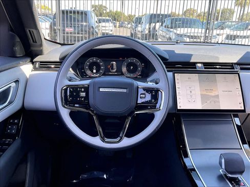Used 2026 Land Rover Range Rover Velar S AWD/4WD image 7