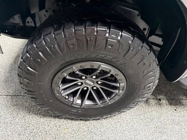Used 2019 Ford F150 Raptor w/ Equipment Group 801A Mid AWD/4WD image 4