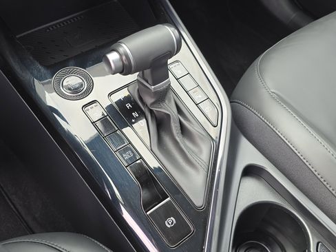 Certified 2025 Kia Niro EX image 27